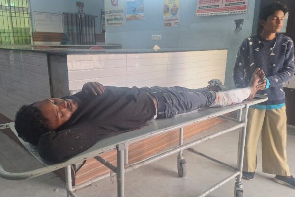 लौरिया में दर्दनाक सड़क हादसा, आमने-सामने बाइक टक्कर, दो युवक गंभीर घायल, जीएमसीएच रेफर