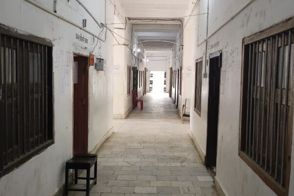 Bihar news : सीओ के हड़ताल से जमीन संबंधी काम रूके, लोगों को बड़ी परेशानी