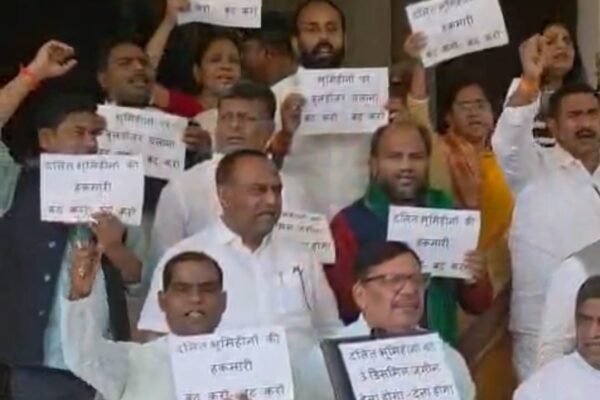 Bihar news: चनपटिया नगर पंचायत में करोड़ों के व्यय पर सवाल, कांग्रेस विधायक अभिषेक रंजन ने सदन में उठाया मामला