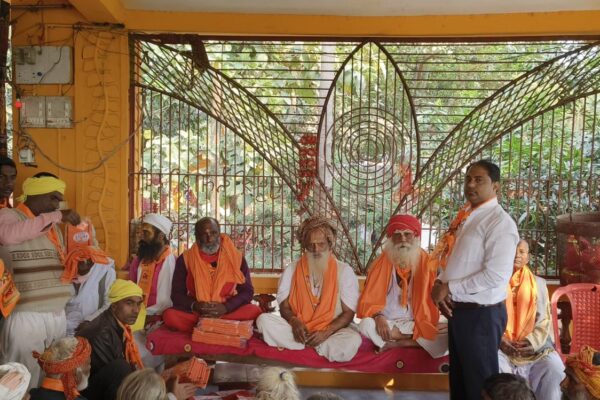 Bihar news : बेलवाडीह माई स्थान में साधु समागम और अखंड रामायण पाठ का आयोजन 