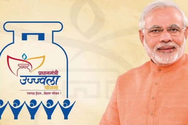 Bihar news : उज्जवला योजना के तहत सौ परिवारों को मिला निःशुल्क गैस सिलेंडर