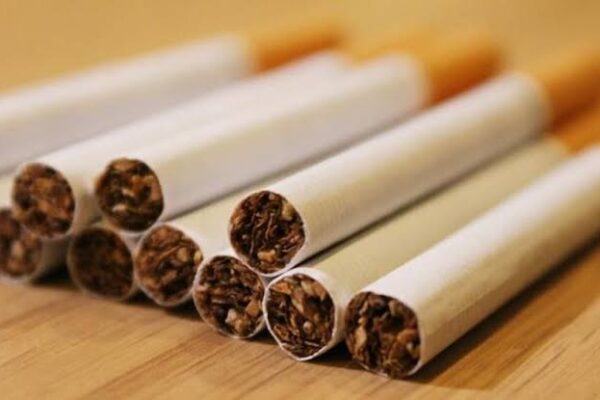 Bihar news : इंडो-नेपाल सीमा पर तस्करी की कोशिश नाकाम, एसएसबी की सतर्कता से 380 पैकेट नेपाली सिगरेट जब्त