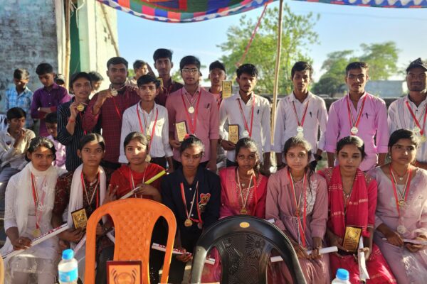 Bihar news : पिड़ारी में ‘उद्ययान एजुकेशन एकेडमी’ का दीक्षांत समारोह संपन्न, सफल छात्रों को किया गया सम्मानित